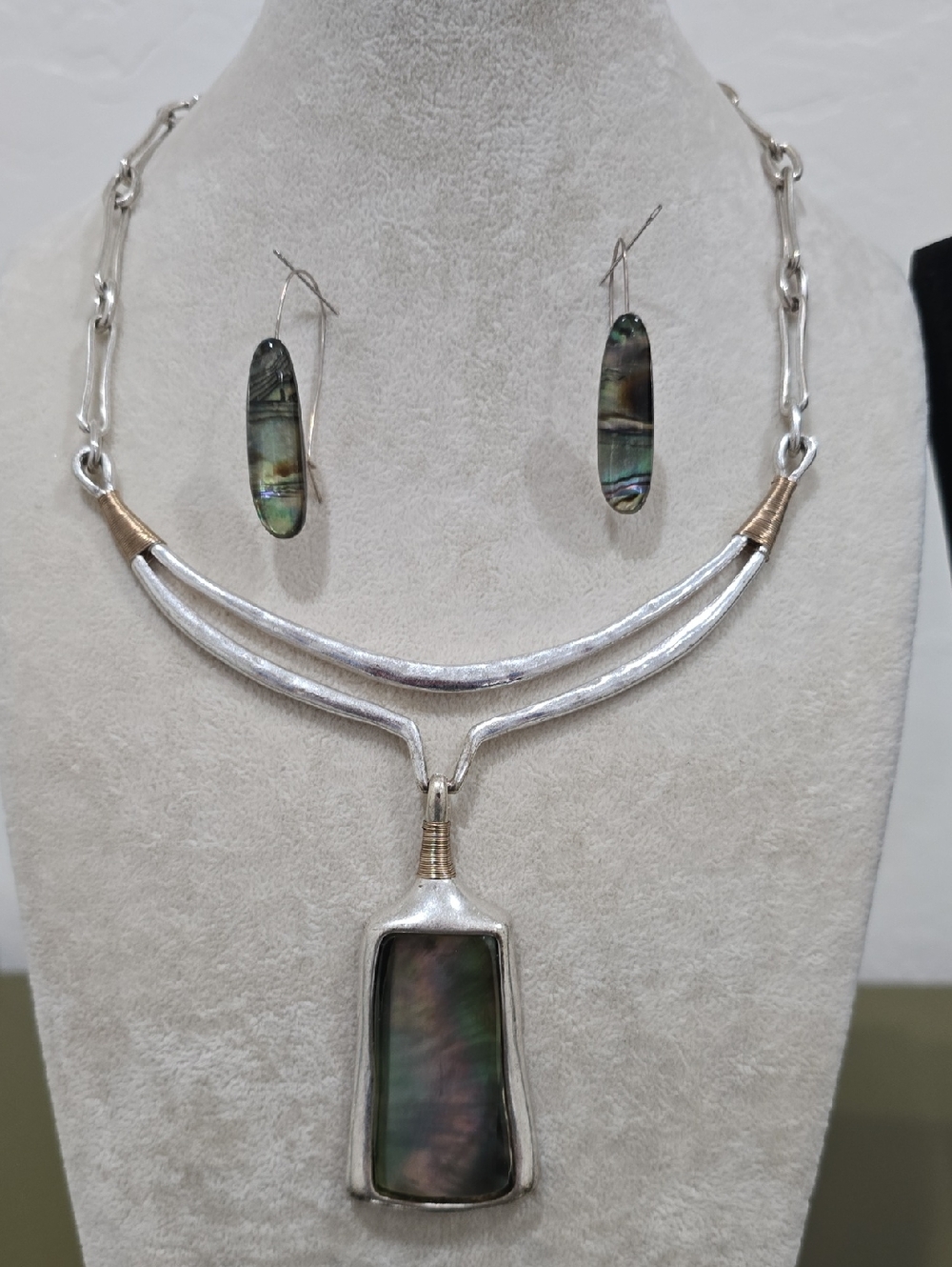 Elegant Silver and Gold Necklace Set